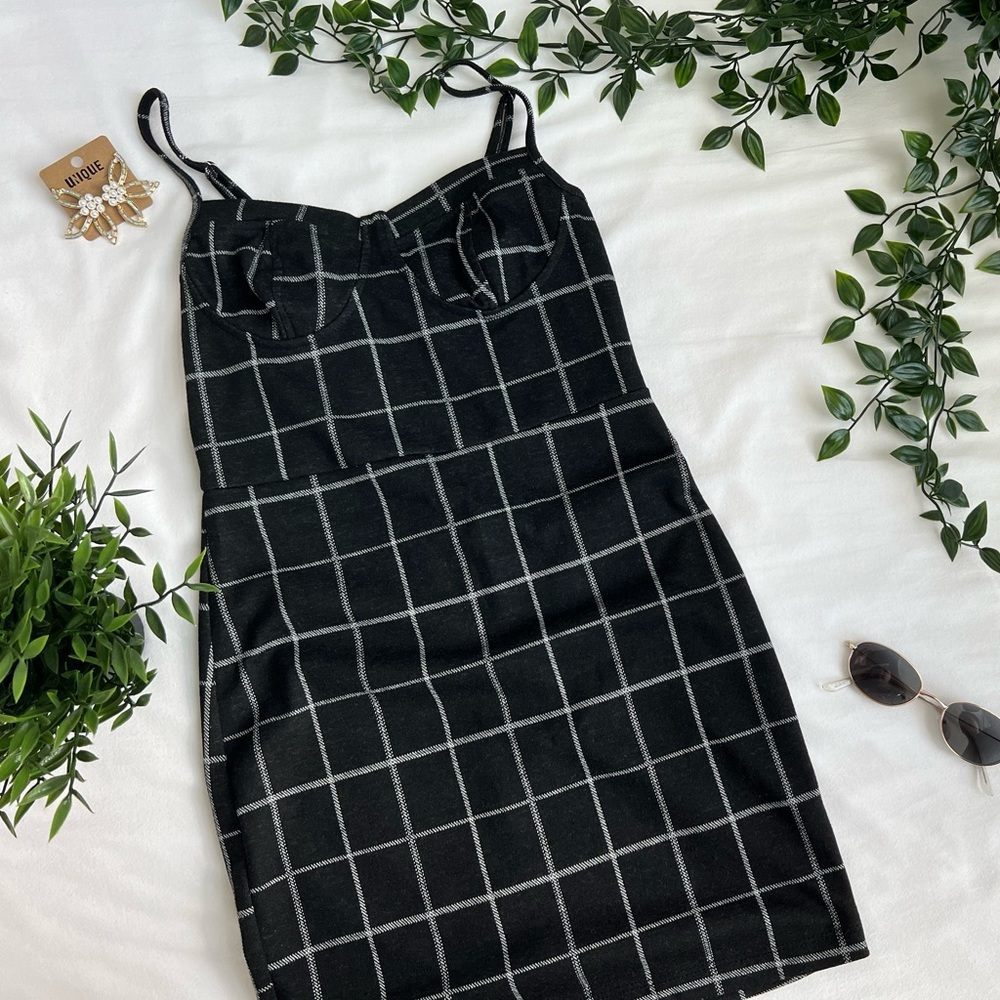 FOREVER 21 STRIPED FITTED BUSTIER DRESS